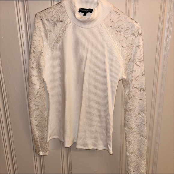 Generation Love NY Women’s Small White Ribbed Mockneck With Lace Sleeves